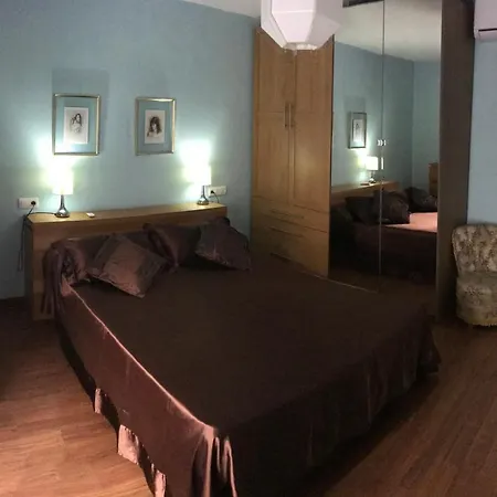 Entre El Falla Y La Caleta *