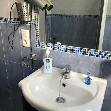 Entre El Falla Y La Caleta *