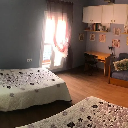 Entre El Falla Y La Caleta 公寓 *