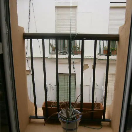 Entre El Falla Y La Caleta Апартаменти