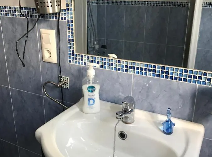 Entre El Falla Y La Caleta *