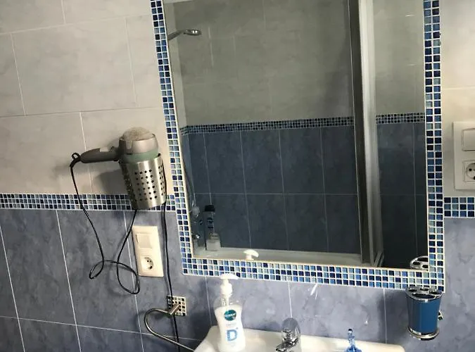 Entre El Falla Y La Caleta Apartment