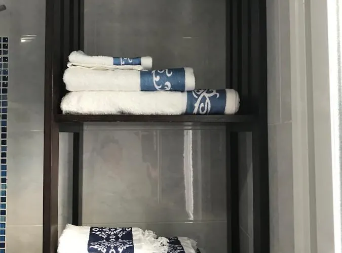 Entre El Falla Y La Caleta *