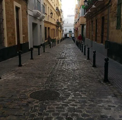 Entre El Falla Y La Caleta Apartment